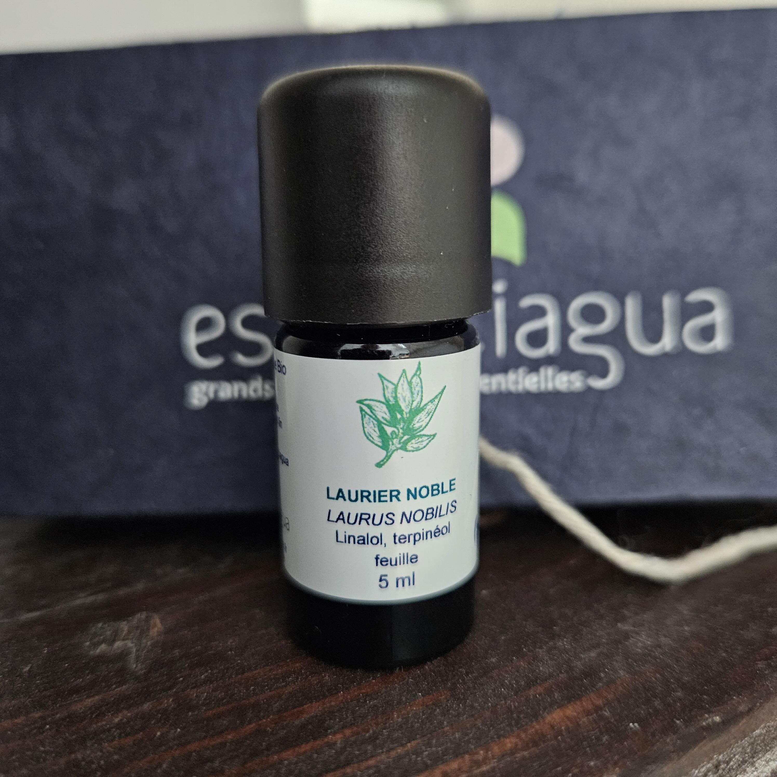 Monografia Noble Laurel