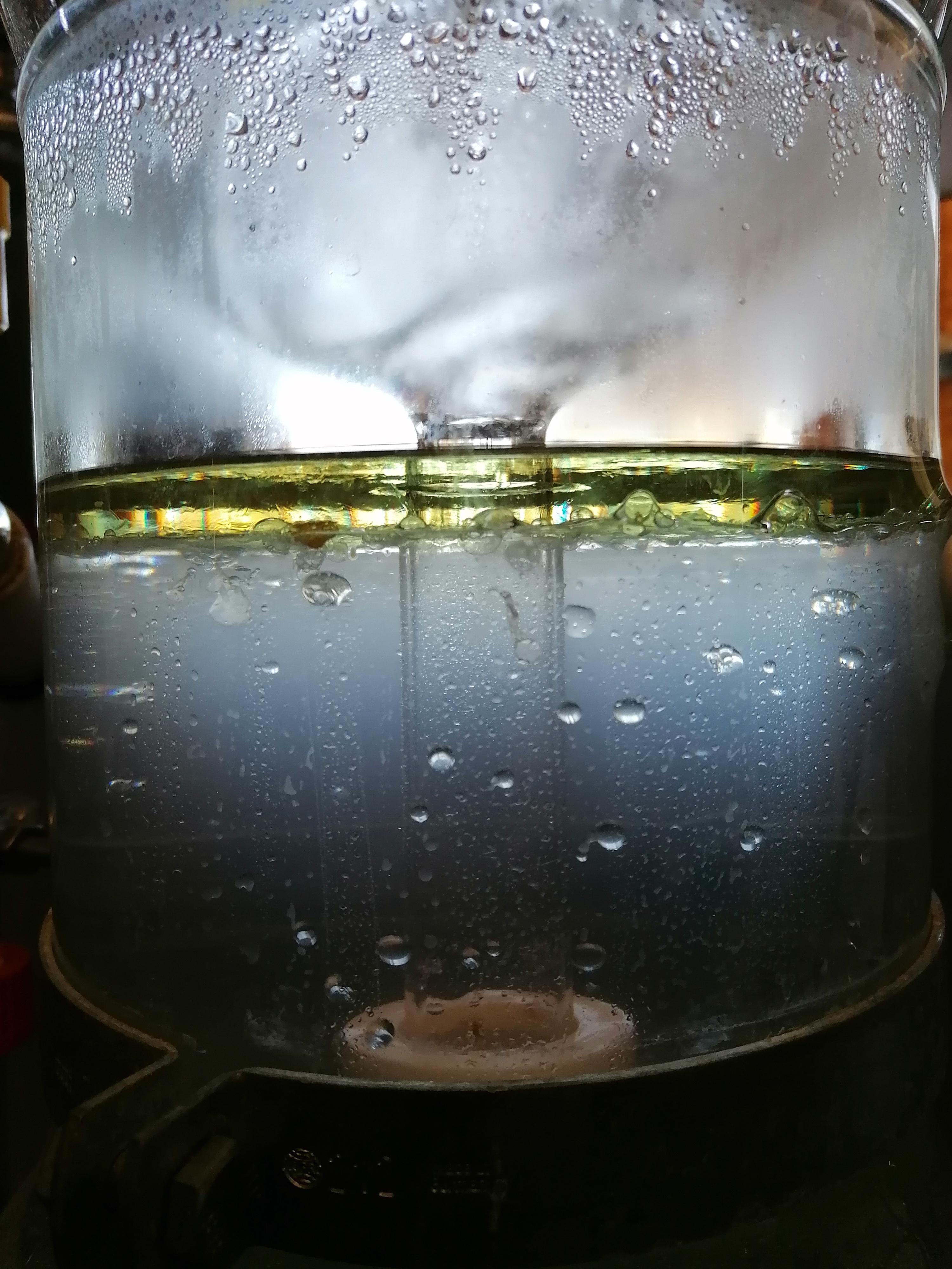 Decouvrez la distillation Atlas Cedar Essential Oil 100% Organic and Handcrafted