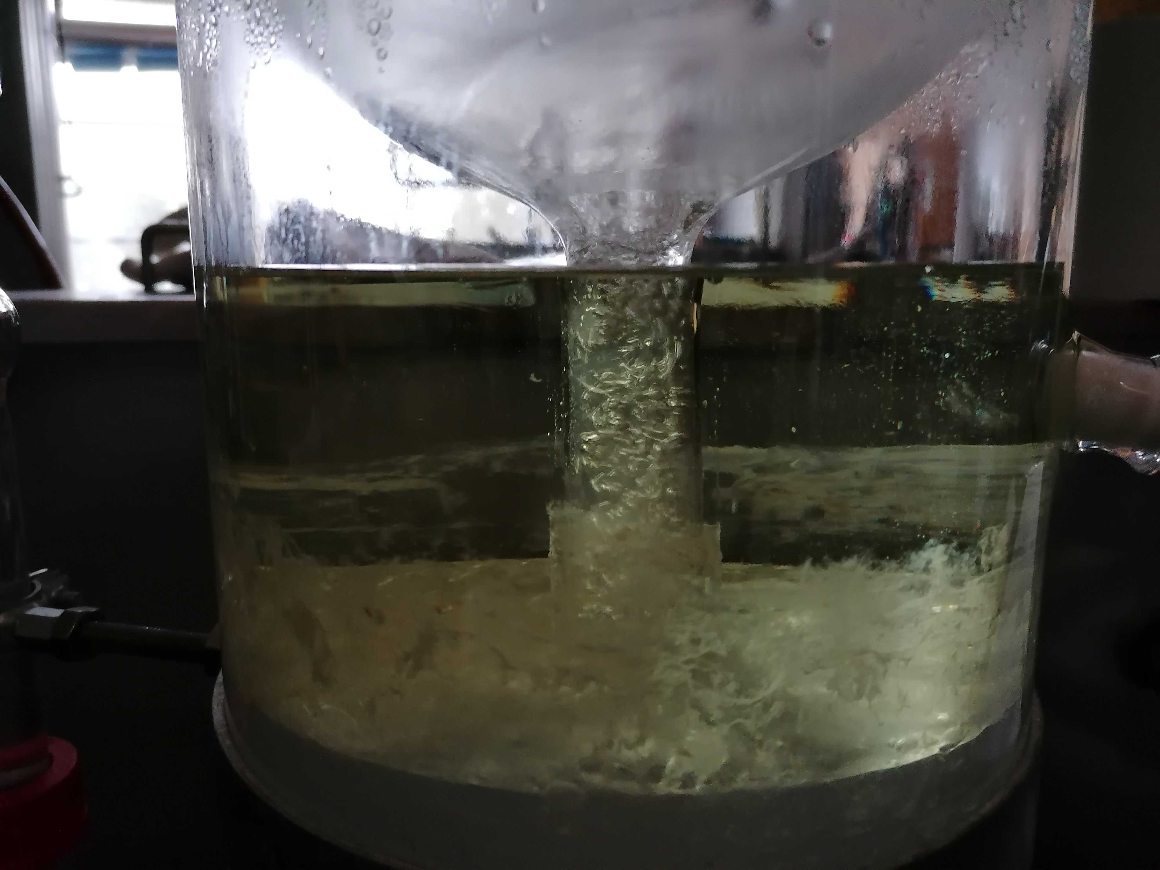 Decouvrez la distillation Huile Essentielle de Pin sylvestre 100% Bio et Artisanal