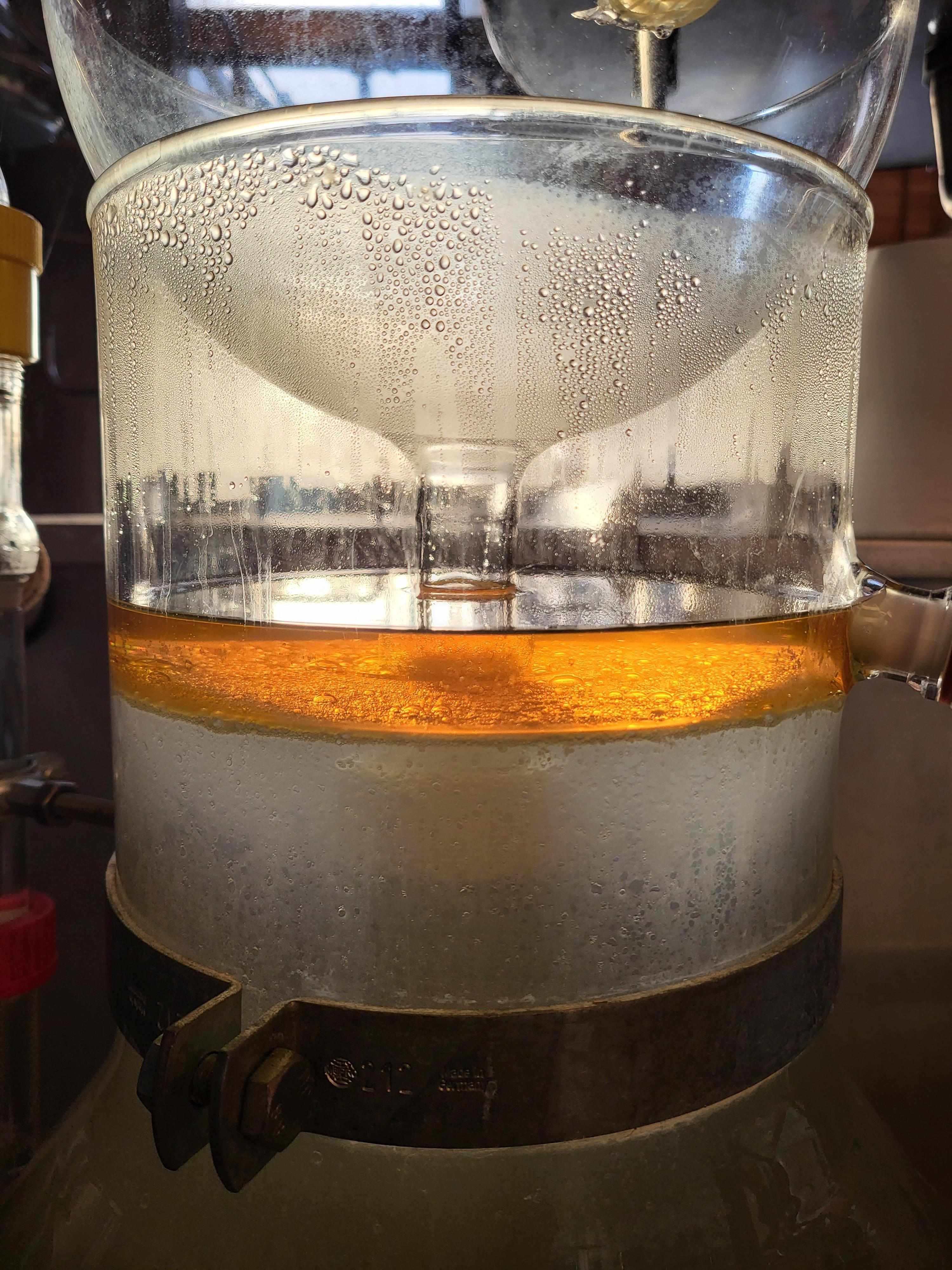 Decouvrez la distillation Huile Essentielle de Verveine citronnée 100% Bio et Artisanal