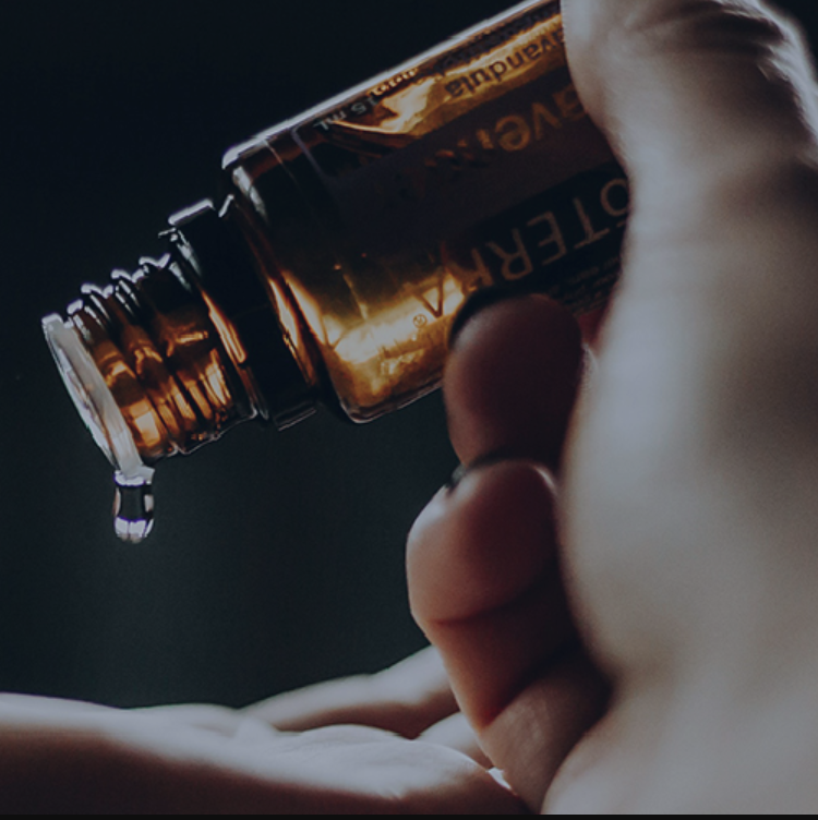 Précautions d'emploi des Huiles Essentielles