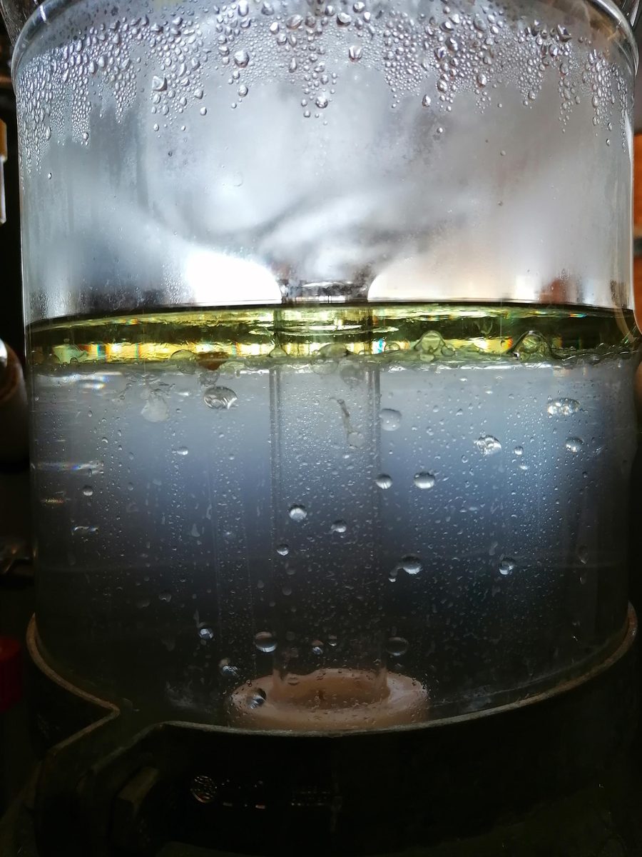 Decouvrez la distillation Huile Essentielle de Cèdre de l'Atlas 100% Bio et Artisanal