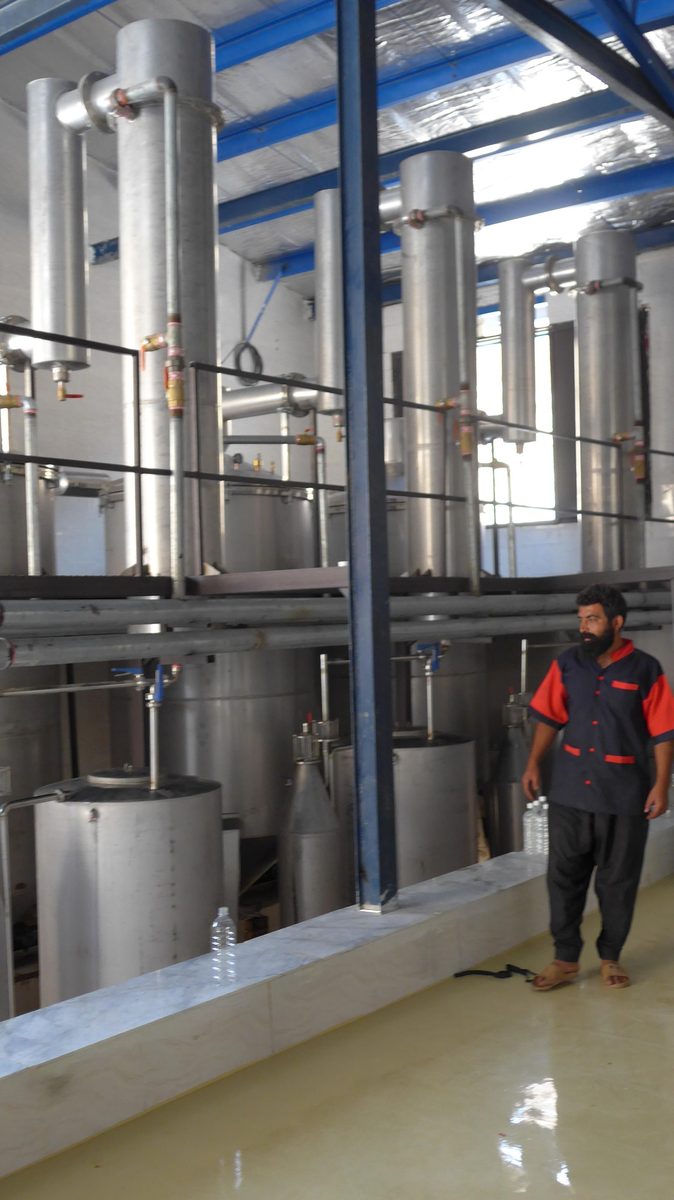 Decouvrez la distillation Huile Essentielle de Rose de Damas 100% Bio et Artisanal